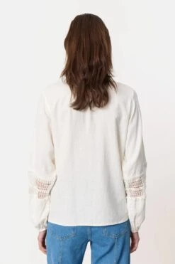 Levete Room Fabienna 1 Blouse - Off White 10 Levete Room Fabienna 1 Blouse - Off White -Lulu&M 100928 l101 m 03 jpg