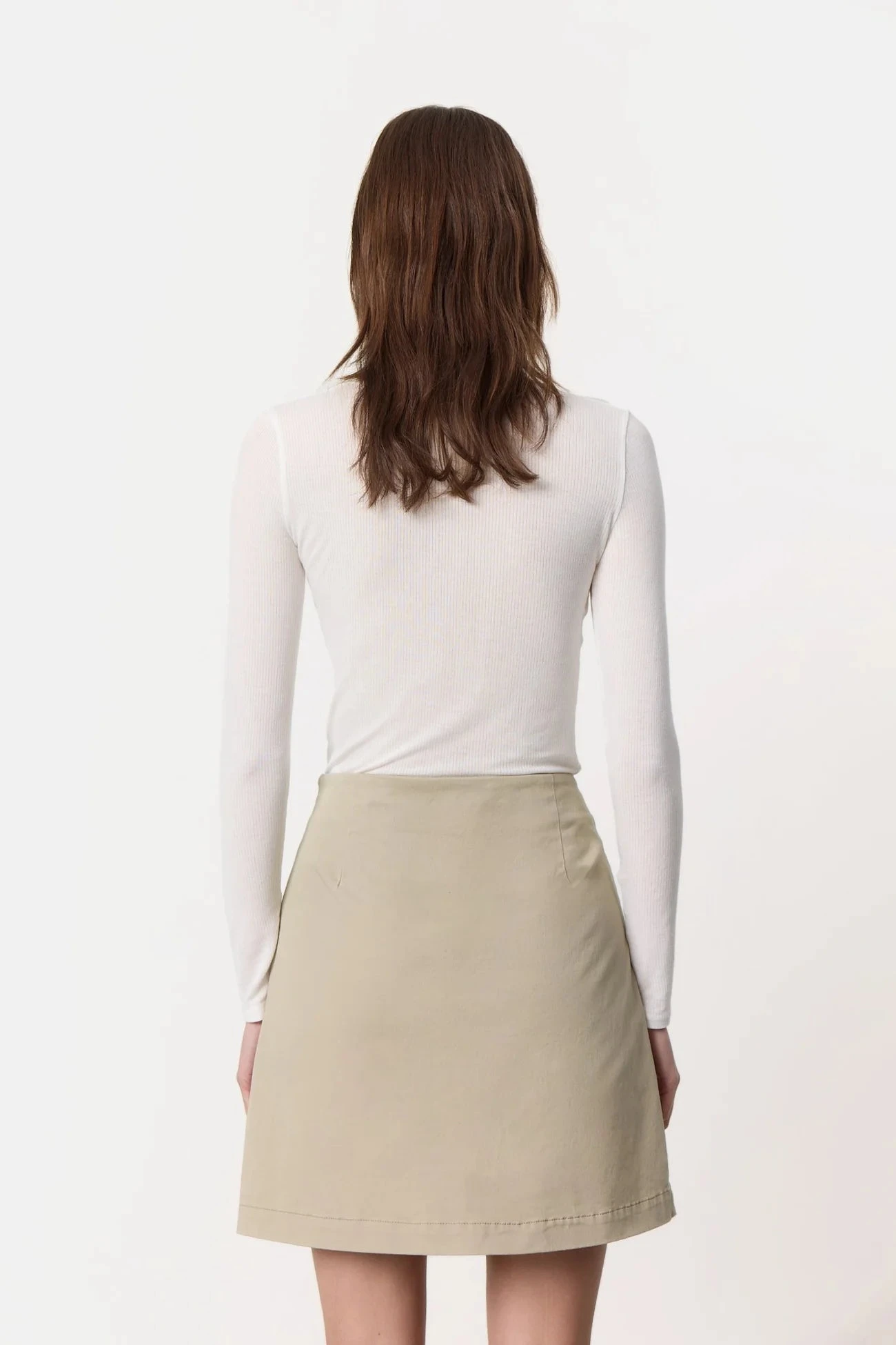 Levete Room Duffy 1 T-Shirt - Off White 6 Levete Room Duffy 1 T-Shirt - Off White - Image 4