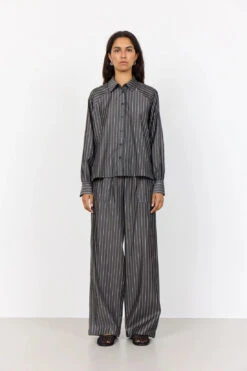 Levete Room Kaya 1 Shirt - Dark Brown -Lulu&M 101046 L926c 101019 L926c 52536 b5b779df 846e 426d bf57 b8d521ac5467 jpg