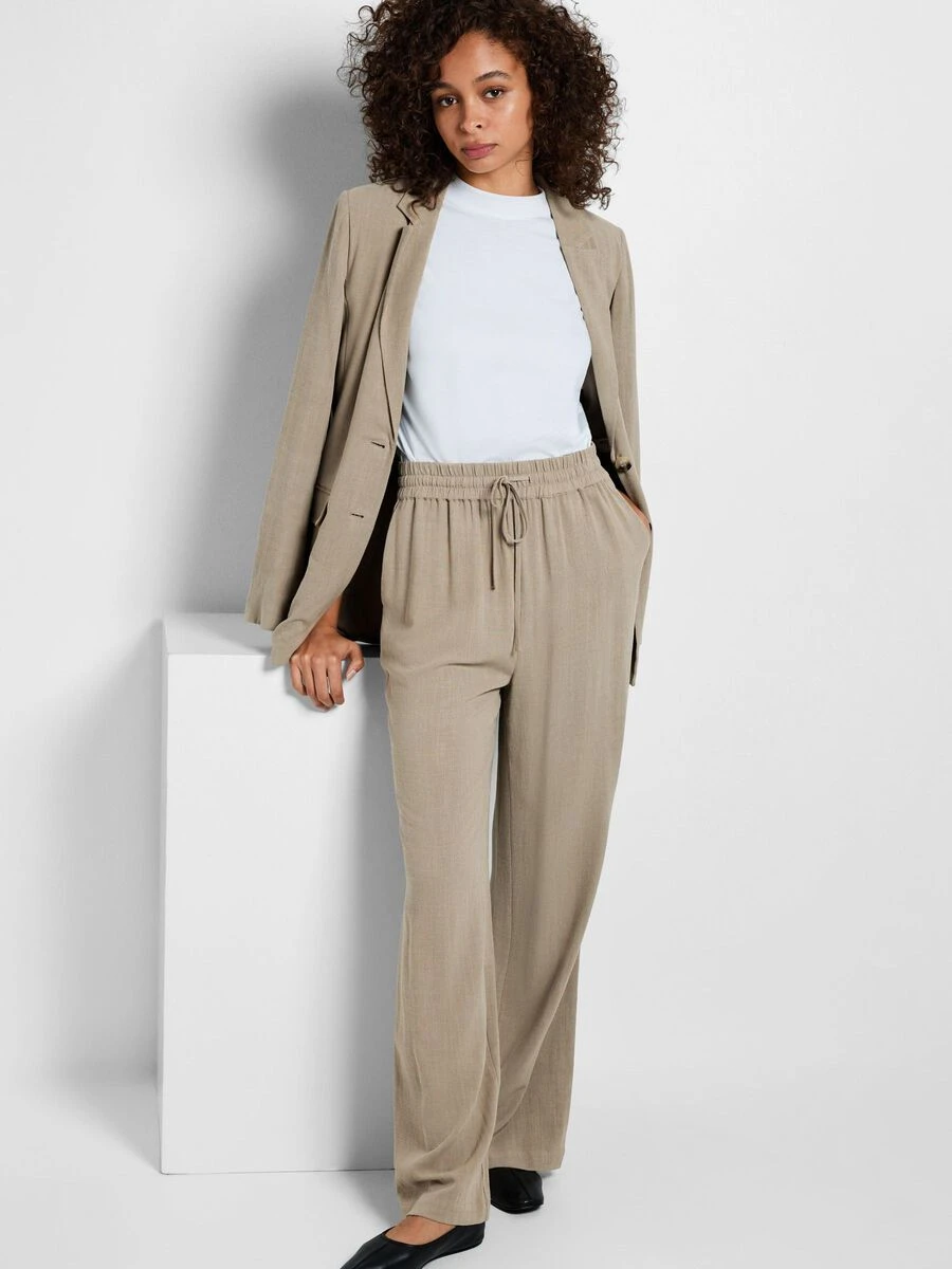 Selected Femme Viva-Gulia Linen Trousers - Greige 8 Selected Femme Viva-Gulia Linen Trousers - Greige - Image 6