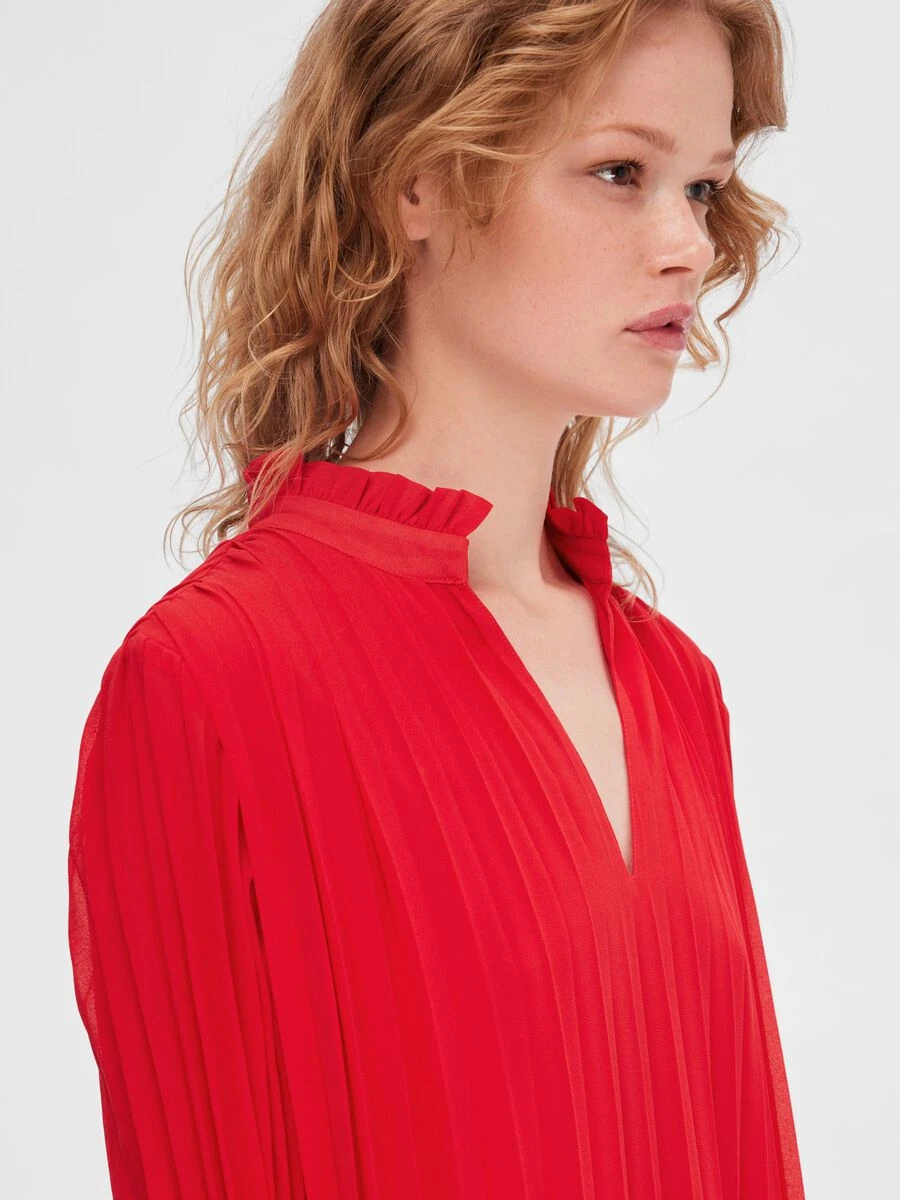Selected Femme Darcie Pleated Maxi Dress - Ski Patrol Red 7 Selected Femme Darcie Pleated Maxi Dress - Ski Patrol Red - Image 5