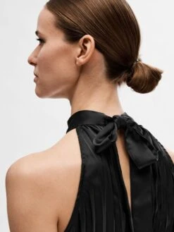Selected Femme Zenia Plisse Pleated Jumpsuit - Black 9 Selected Femme Zenia Plisse Pleated Jumpsuit - Black -Lulu&M 16093089 Black 006