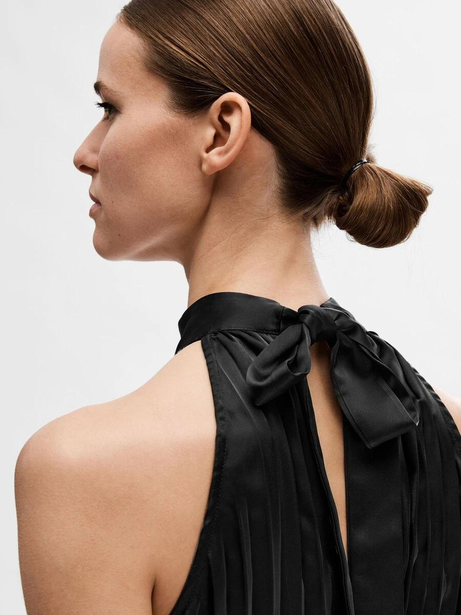 Selected Femme Zenia Plisse Pleated Jumpsuit - Black 5 Selected Femme Zenia Plisse Pleated Jumpsuit - Black - Image 3