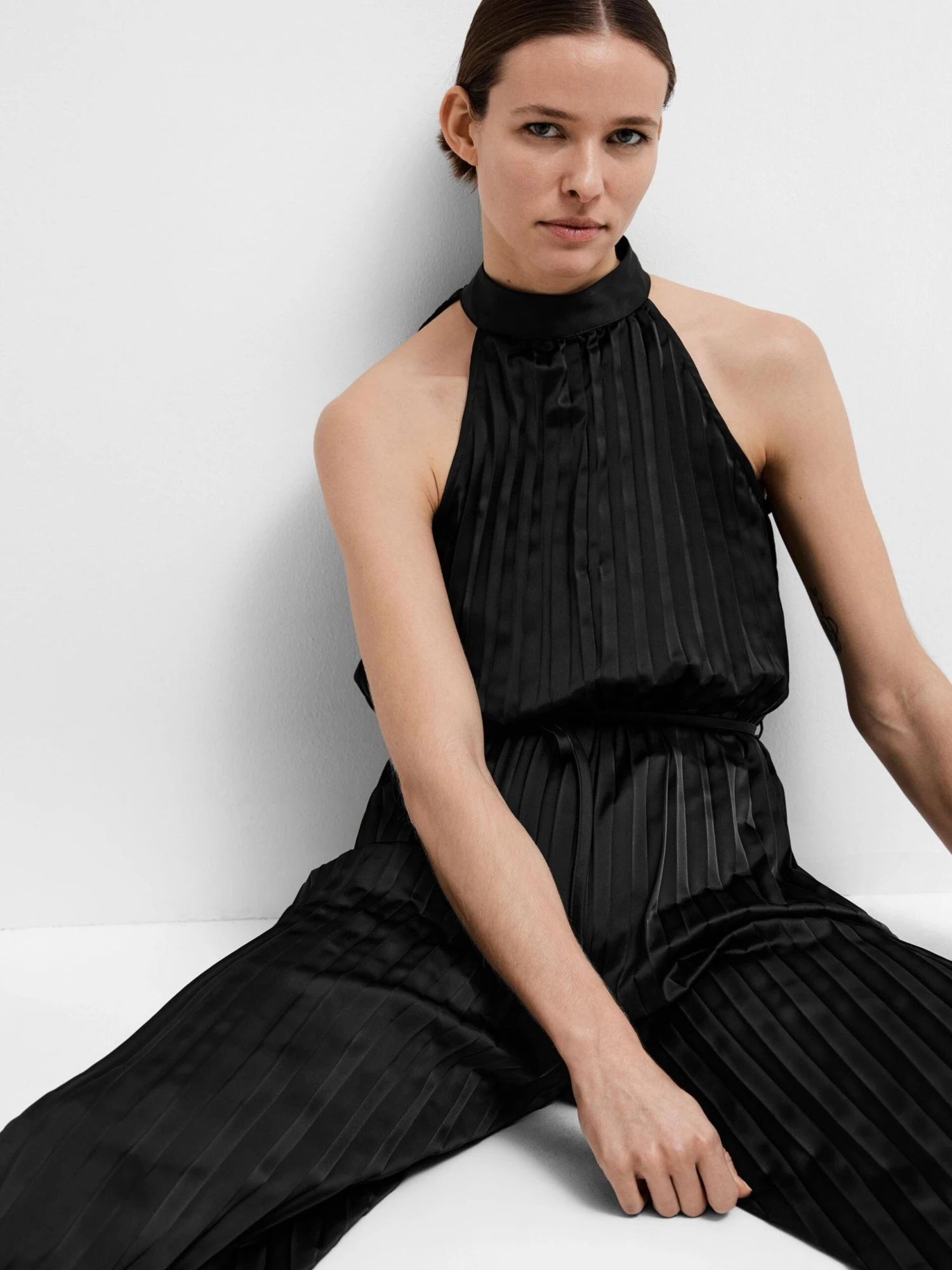 Selected Femme Zenia Plisse Pleated Jumpsuit - Black 4 Selected Femme Zenia Plisse Pleated Jumpsuit - Black - Image 2