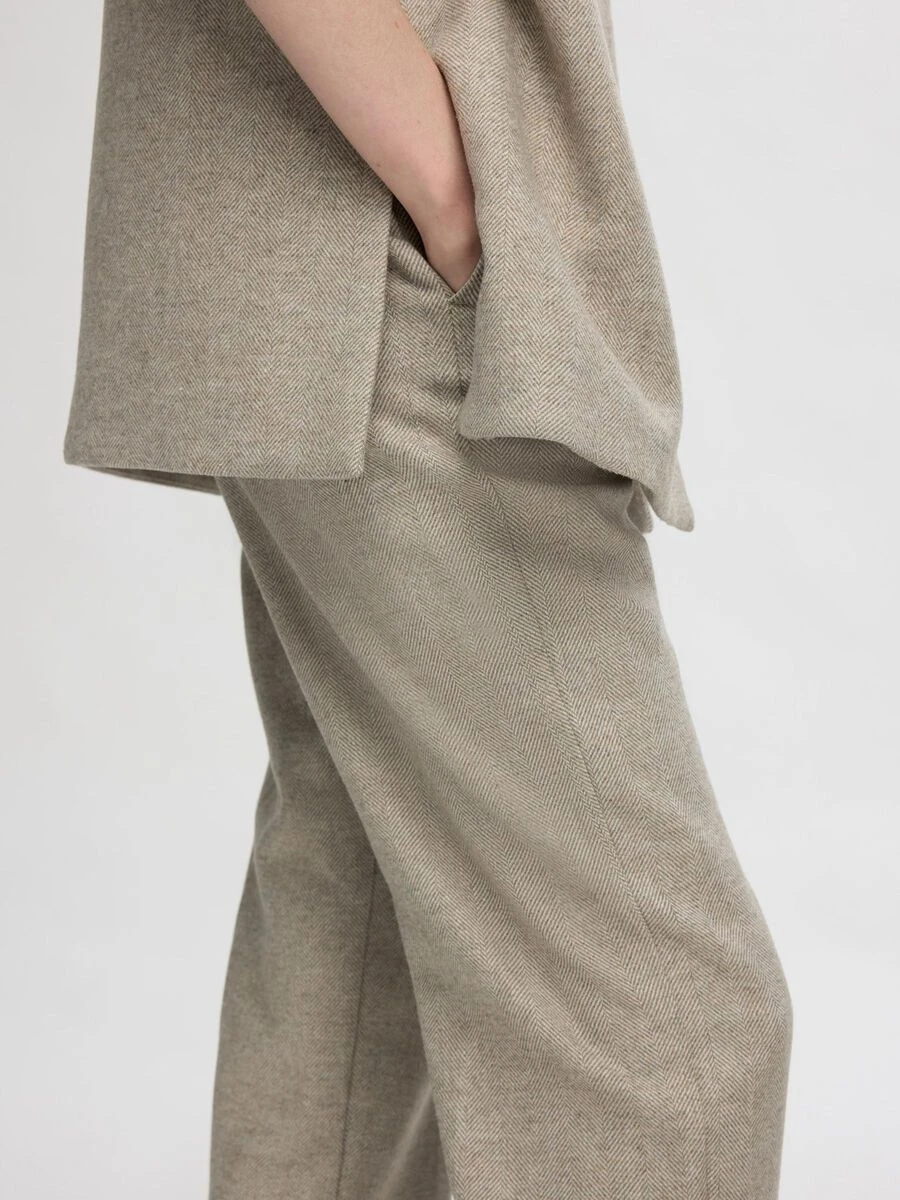 Selected Femme Vivie Straight Leg Trouser - Sandshell/Herringbone 4 Selected Femme Vivie Straight Leg Trouser - Sandshell/Herringbone - Image 2