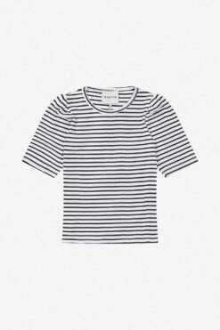 Munthe Jikolaz T-Shirt - Black 9 Munthe Jikolaz T-Shirt - Black -Lulu&M 251 1103 25162 2w6 edc495d7 22f8 45f0 81a4 04bb2bc703c3.jpg 2