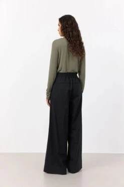 Levete Room Irmelin 1 Trousers - Black 9 Levete Room Irmelin 1 Trousers - Black -Lulu&M 301250 l999 m 03 jpg