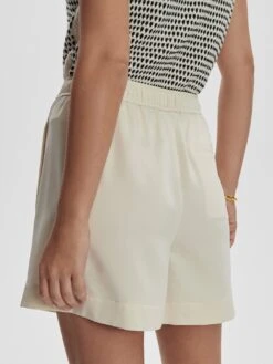 Varley Mariya Easy Pleat Short 4.5 - Birch 11 Varley Mariya Easy Pleat Short 4.5 - Birch -Lulu&M 5698d07b3c96b53d96012d32e24059a97003a5c5 VAR02518 MARIYA EASY PLEAT SHORT 4.5 BIRCH 120.jpg 2