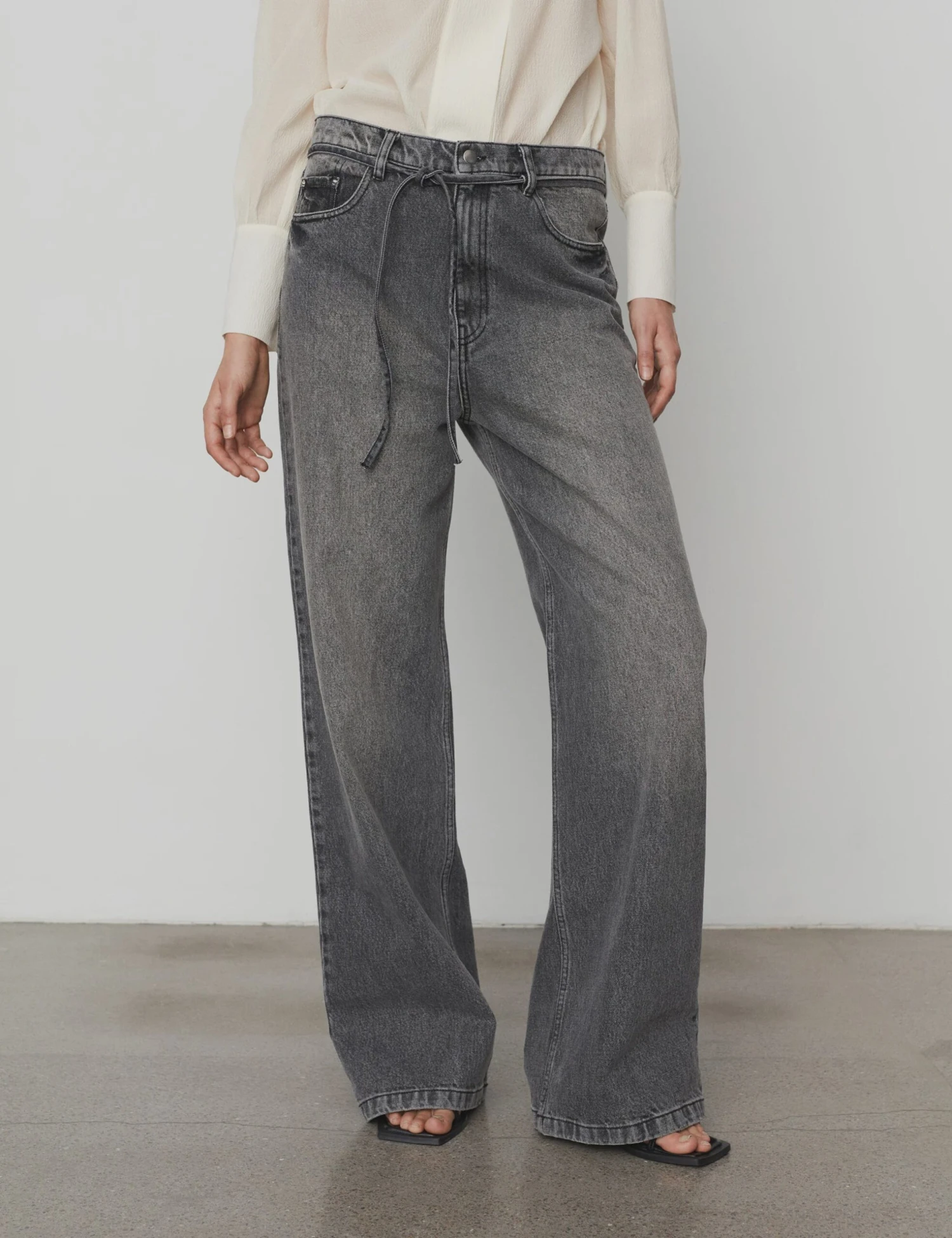 Day Birger Elijah Relaxed Jean - Wonderful Denim - Black 3 Day Birger Elijah Relaxed Jean - Wonderful Denim - Black