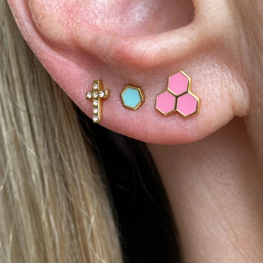 LULU Copenhagen Large Honey Rose Earring - Gold Plated 4 LULU Copenhagen Large Honey Rose Earring - Gold Plated - Image 2