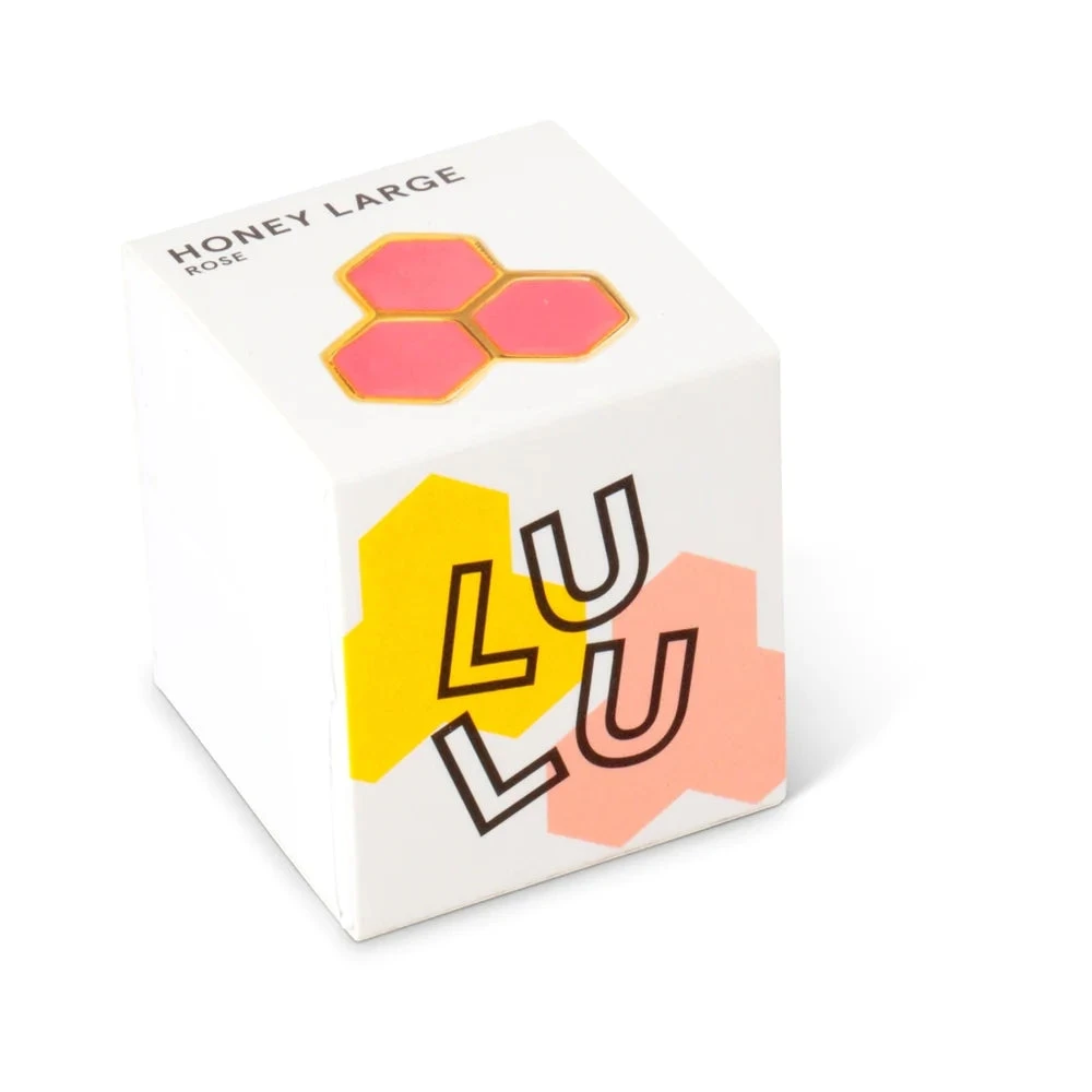 LULU Copenhagen Large Honey Rose Earring - Gold Plated 7 LULU Copenhagen Large Honey Rose Earring - Gold Plated - Image 5
