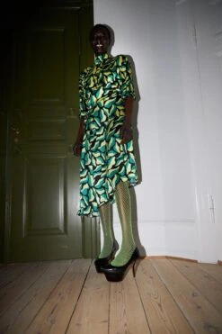 Stella Nova Hammered Midi Silk Dress With Print - Flower Mix 7 Stella Nova Hammered Midi Silk Dress With Print - Flower Mix -Lulu&M Hammered midi silk dress with print Dress SS35 4571 507 Flower Mix 1200x jpg
