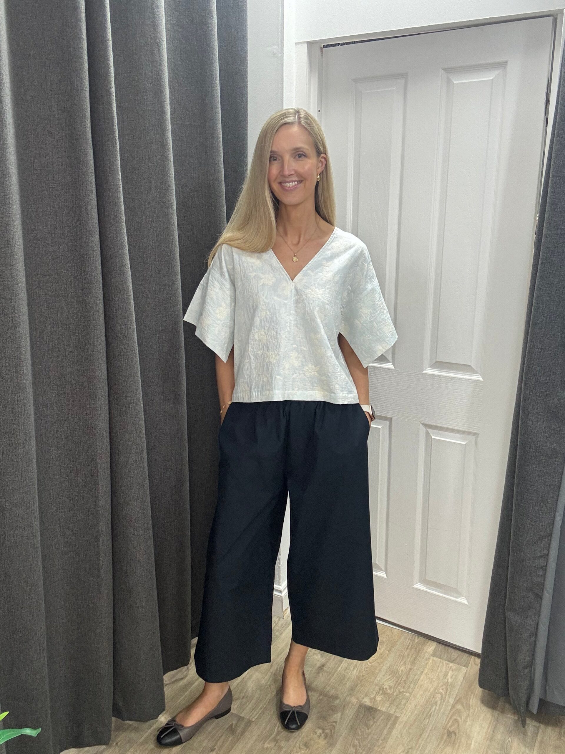 Emin + Paul Cropped Elastic Waist Culottes - Navy 7 Emin + Paul Cropped Elastic Waist Culottes - Navy - Image 5