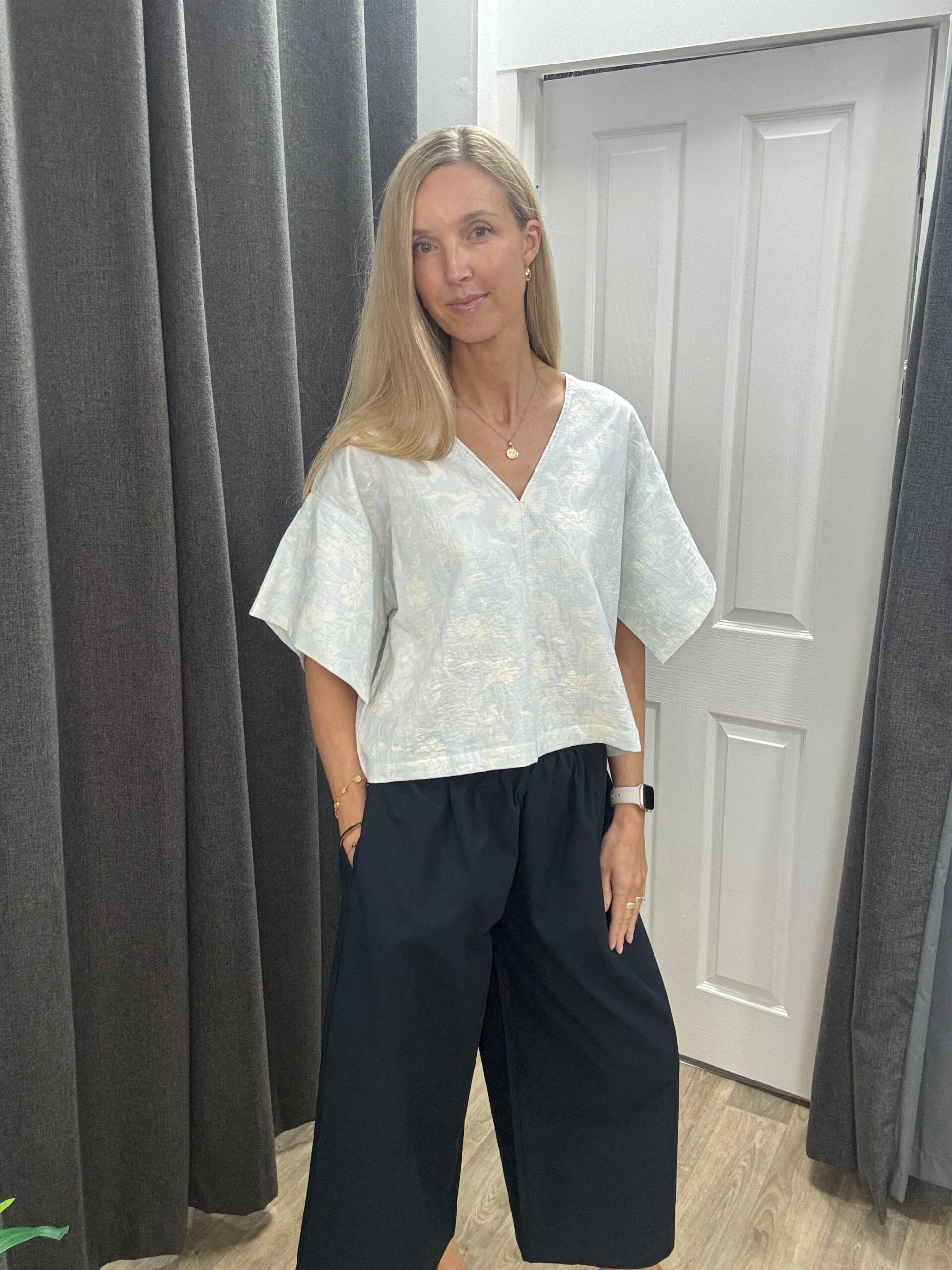 Emin + Paul Cropped Elastic Waist Culottes - Navy 8 Emin + Paul Cropped Elastic Waist Culottes - Navy - Image 6