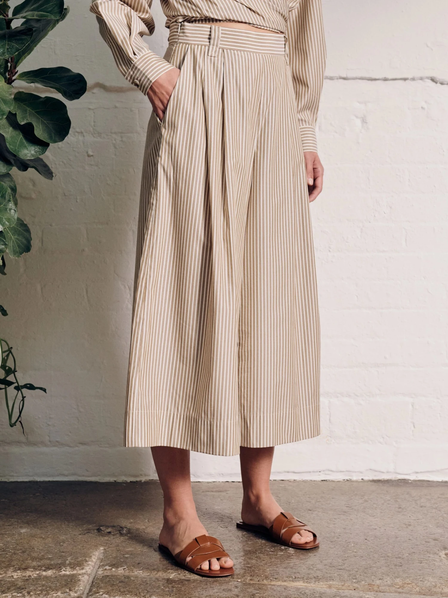 Vivere Isla Wide Palazzo Pant - Beige Stripe 6 Vivere Isla Wide Palazzo Pant - Beige Stripe - Image 4