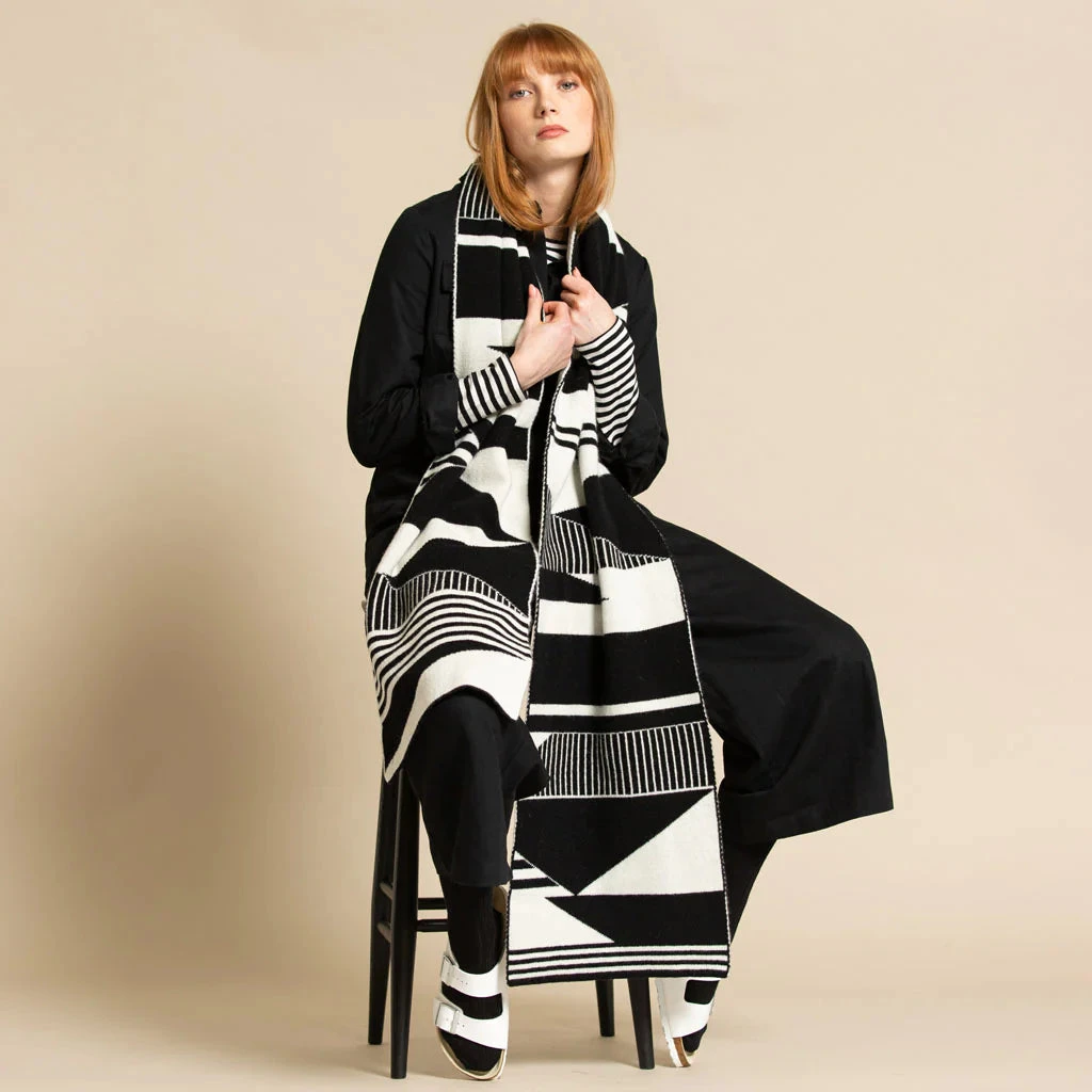 Green Thomas Semaphore Blanket Scarf - Black White 4 Green Thomas Semaphore Blanket Scarf - Black White - Image 2