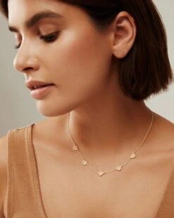 Alternative view of Anna Beck Classic Smooth Rim Station Necklace - Gold
