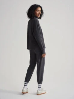 Varley Brushed Slim Cuff Pant - Black Marl 11 Varley Brushed Slim Cuff Pant - Black Marl -Lulu&M cf158ca0e8c6e812696ecb46b4bf0da4fe7edf40 VAR01741 RAINER ROLL NECK JUMPER BLACK MARL 084 jpg
