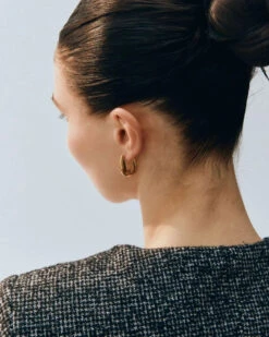 Edblad Crest Hoops Earrings Large - Gold 6 Edblad Crest Hoops Earrings Large - Gold -Lulu&M crest hoops l gold 127398 1
