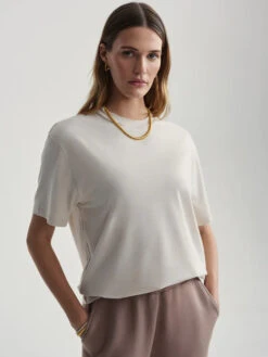 Varley Leighton Boyfriend Tee - Oatmeal 7 Varley Leighton Boyfriend Tee - Oatmeal -Lulu&M e72bbc908c9f993118916cb327a1169f8bbe7515 VAR01921 LEIGHTON BOYFRIEND TEE OATMEAL 040 jpg