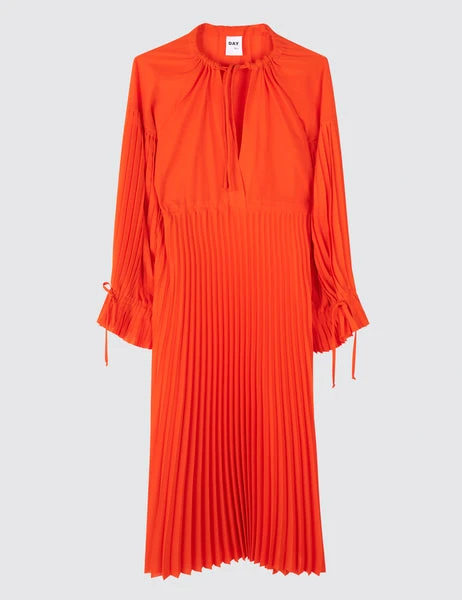 DAY Birger Et Mikkelson Leighton Solid Plissé Dress - Flame 3 DAY Birger Et Mikkelson Leighton Solid Plissé Dress - Flame