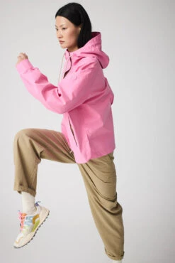 Tanta Dhuda Raincoat - Pink Cosmos 20 Tanta Dhuda Raincoat - Pink Cosmos -Lulu&M tantaSS25 lookbook59 3296 720x jpg